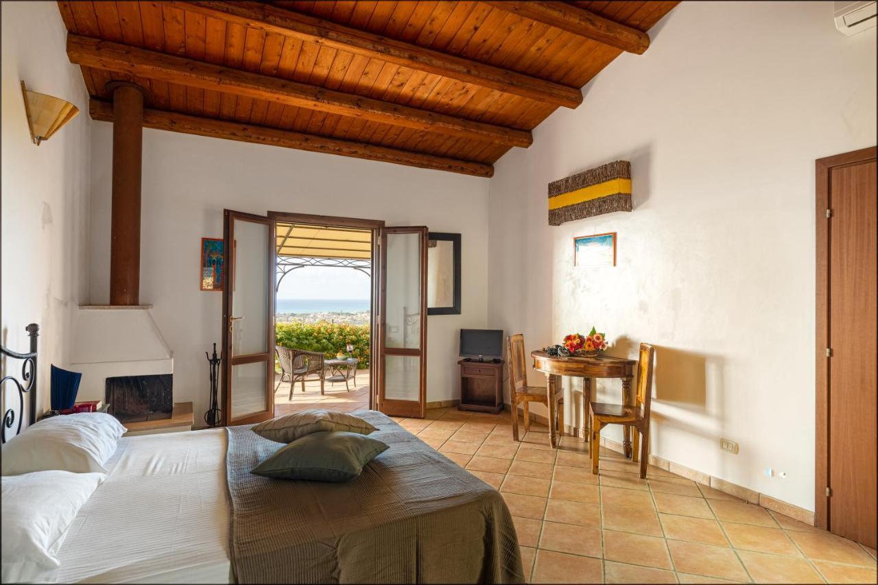 Solemar Sicilia - Le Casette Di Calzata Campofelice Di Roccella Exterior foto